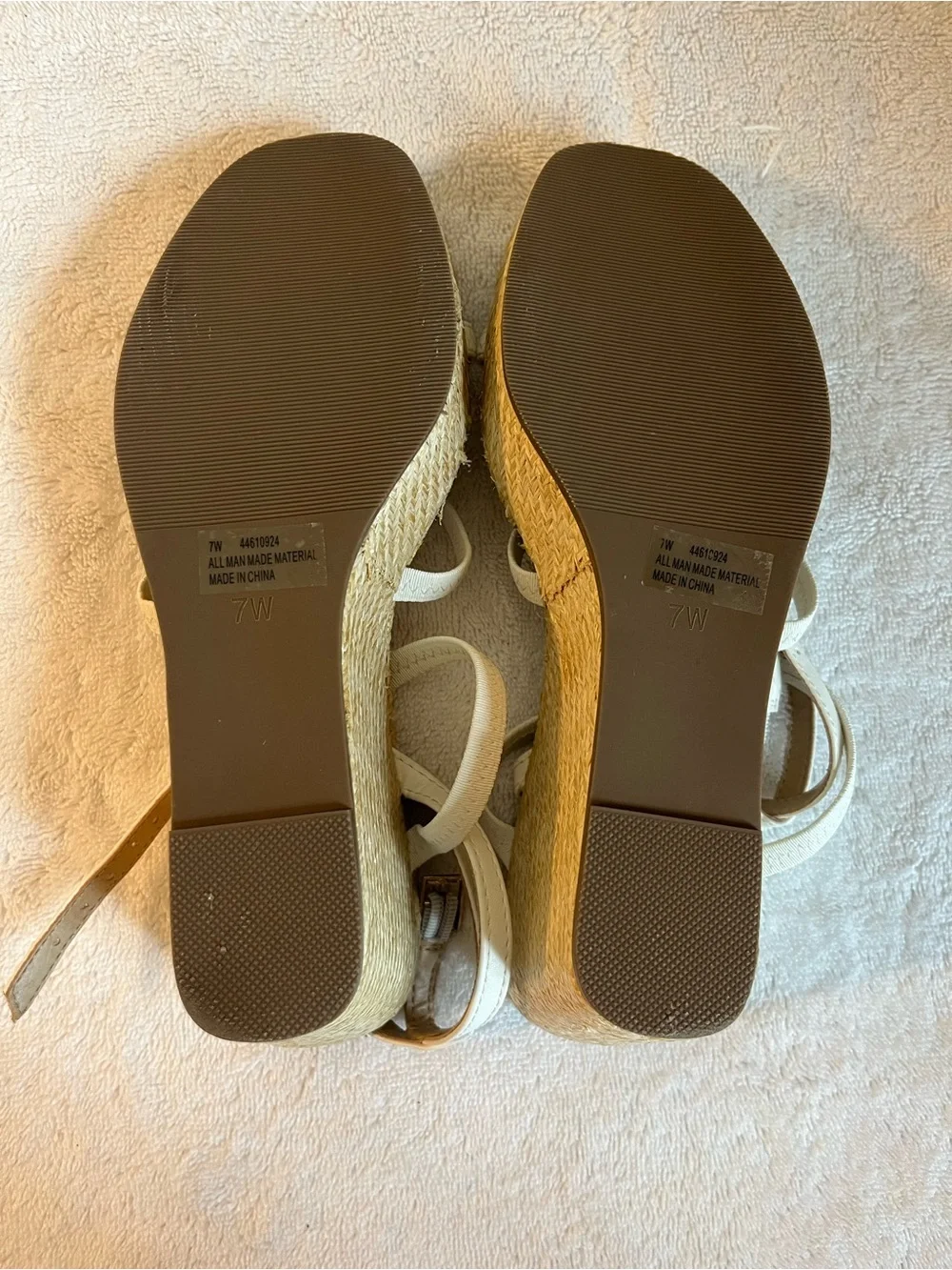 Comfort White Strappy Espadrille Wedge Sandals 7 wide